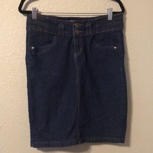 Natalie B Denim skirt SZ 5/6